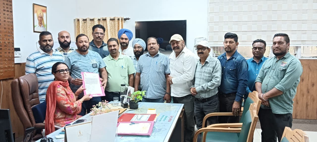 DPRO के गले की हड्डी बने दीवाली गिफ़्ट