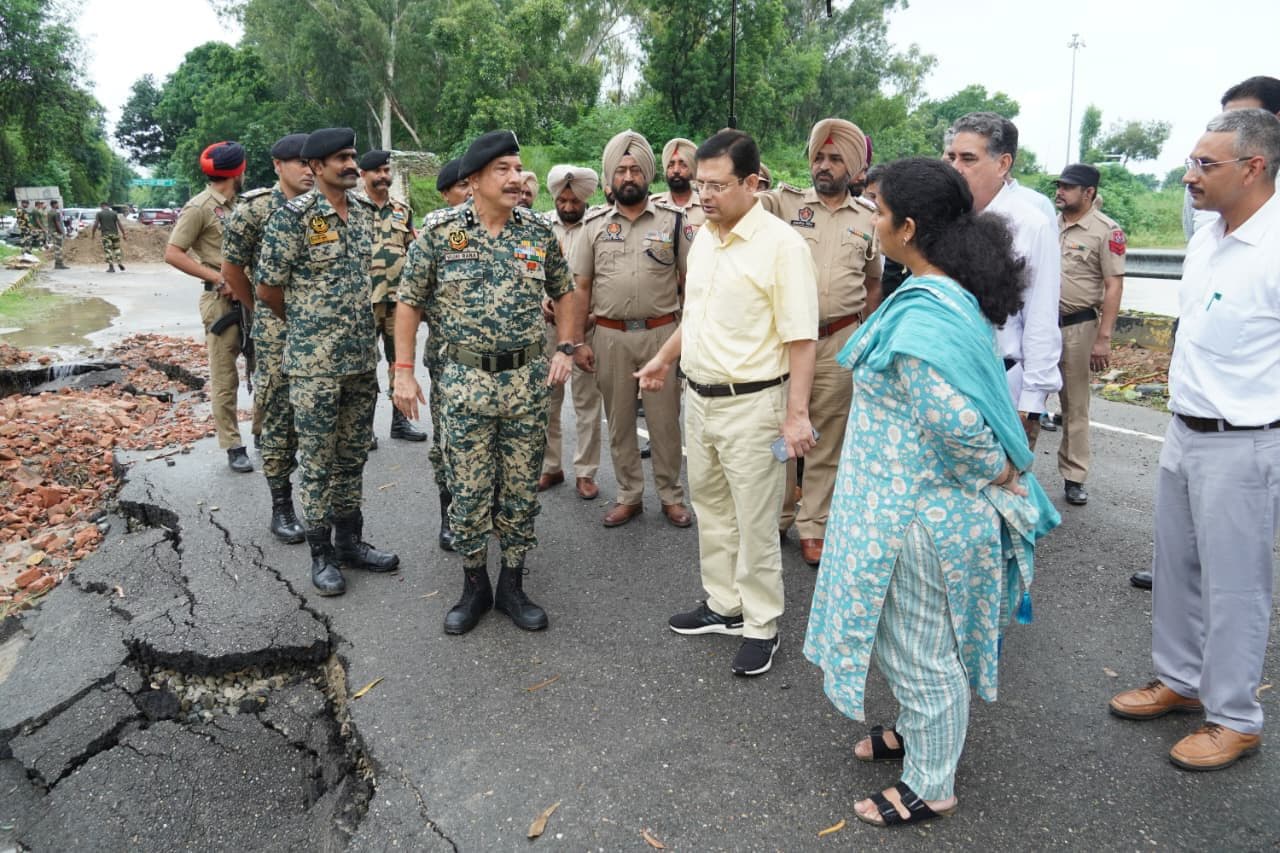Punjab Floods – RELIEF CAMPS में सुरक्षित आश्रय देना सरकार की प्राथमिकता : ACS VERMA