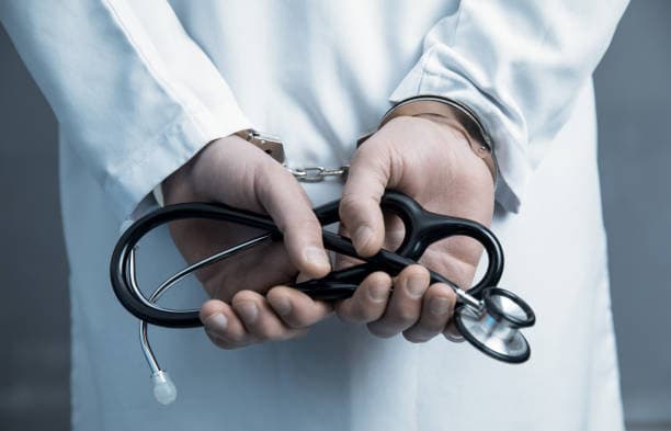 BIG News – Jalandhar के 04 डॉक्टरों और CA पर FIR दर्ज, जानें क्या था पूरा मामला